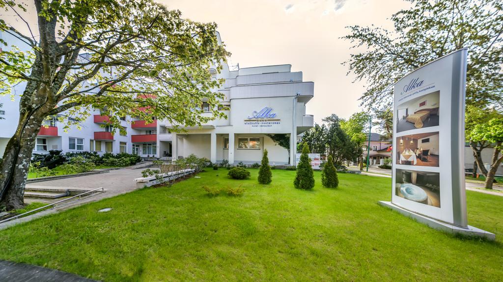Alka Hotel Паланга Экстерьер фото