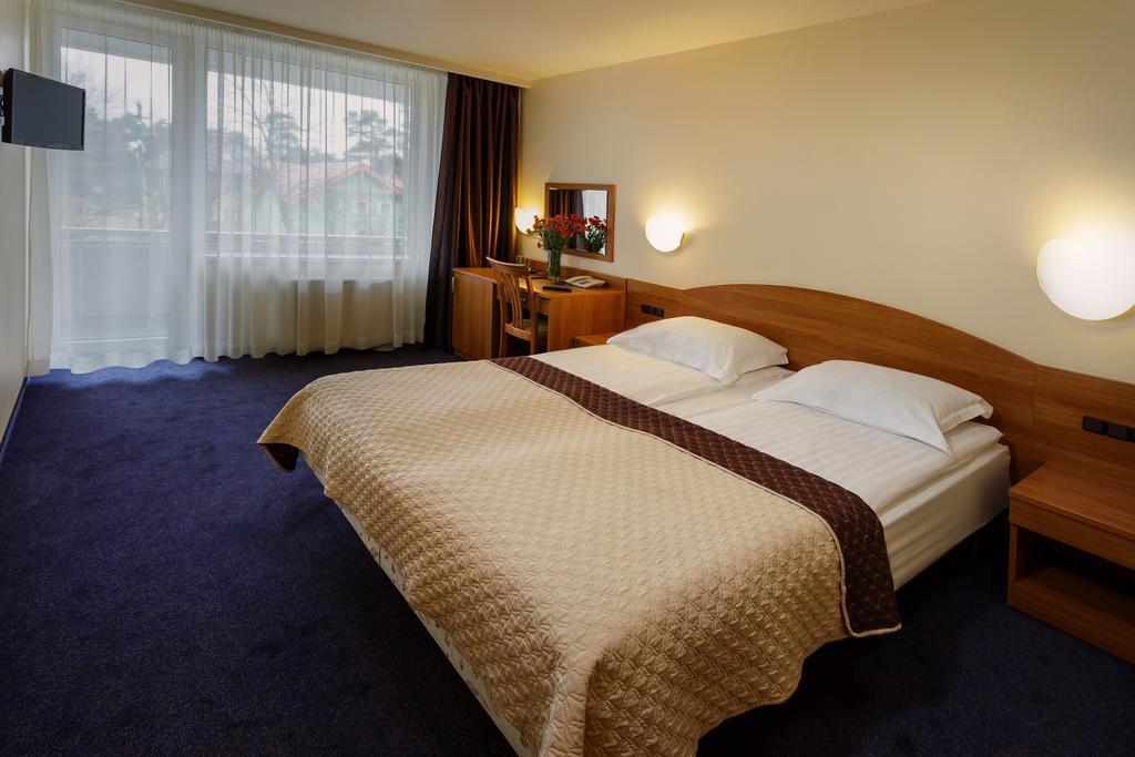 Alka Hotel Паланга Экстерьер фото