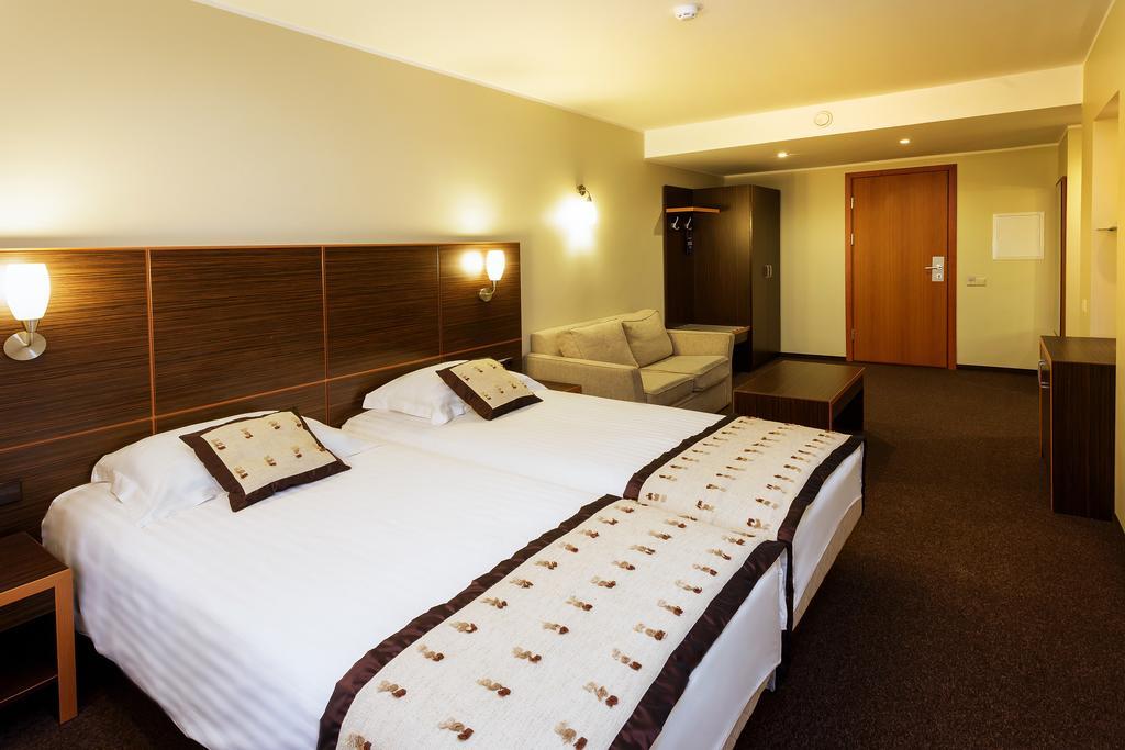 Alka Hotel Паланга Экстерьер фото