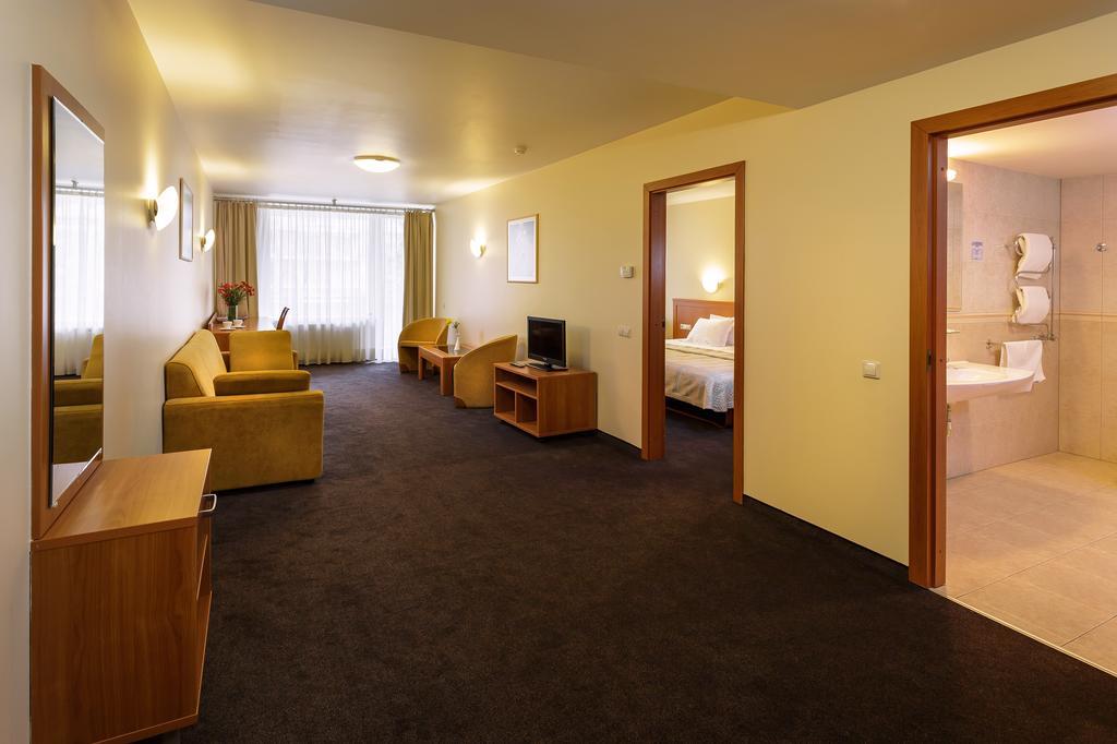 Alka Hotel Паланга Экстерьер фото